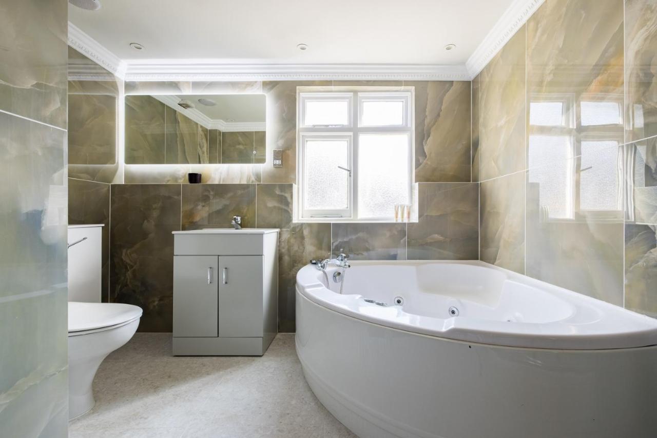 The Sussex Garden Retreat - Elegant 2Bdr Flat Leilighet London Eksteriør bilde