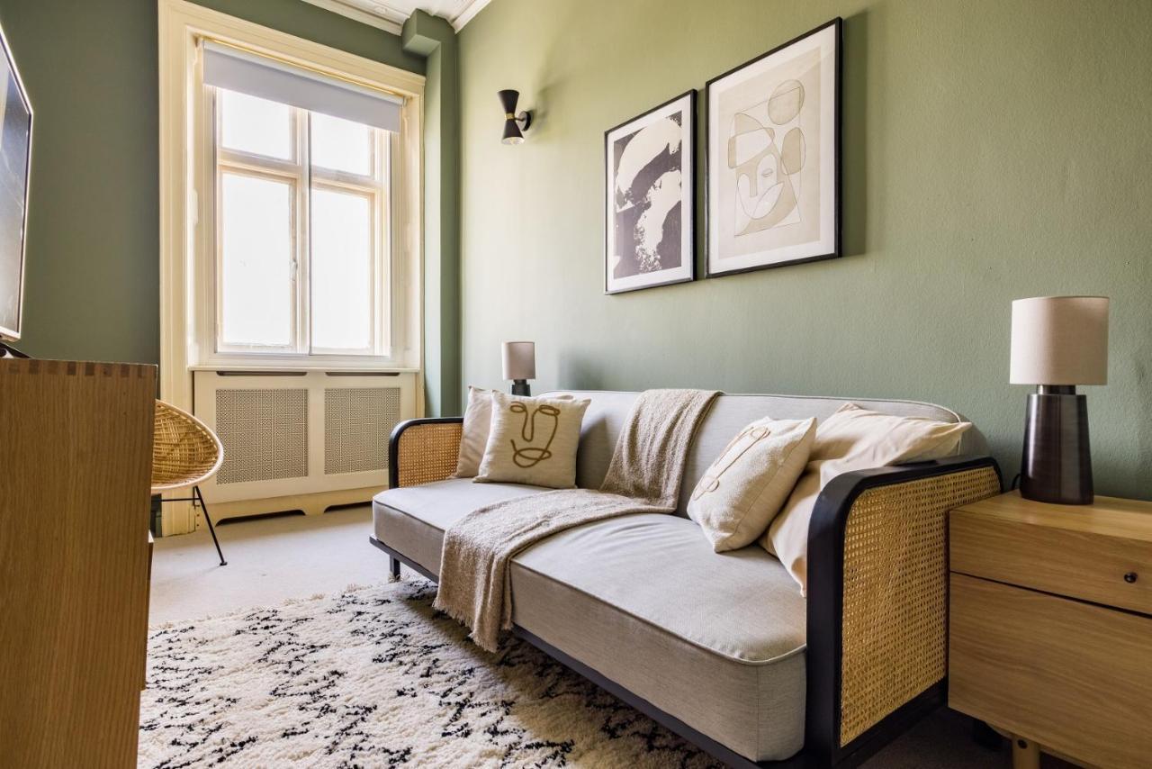 The Sussex Garden Retreat - Elegant 2Bdr Flat Leilighet London Eksteriør bilde
