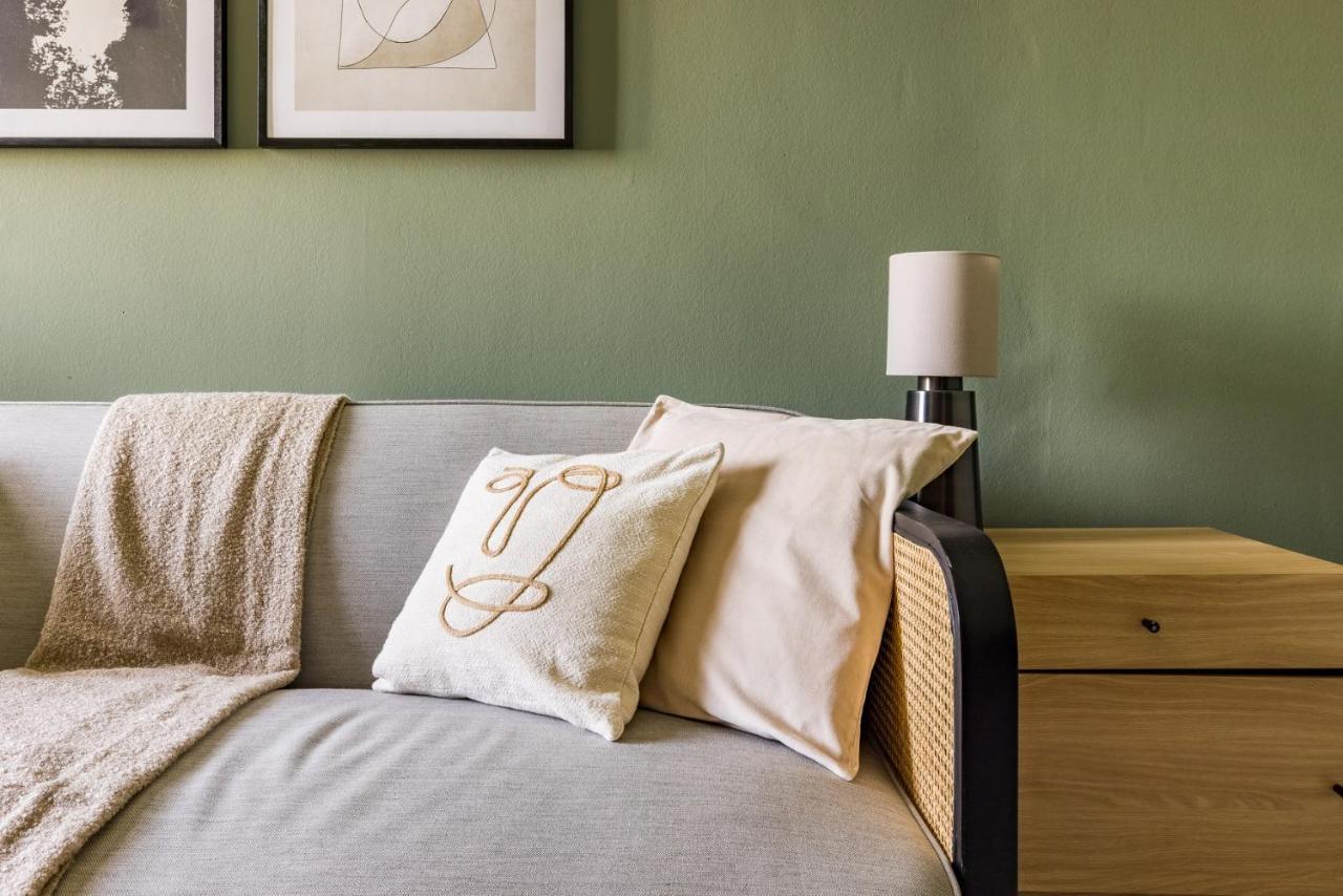 The Sussex Garden Retreat - Elegant 2Bdr Flat Leilighet London Eksteriør bilde